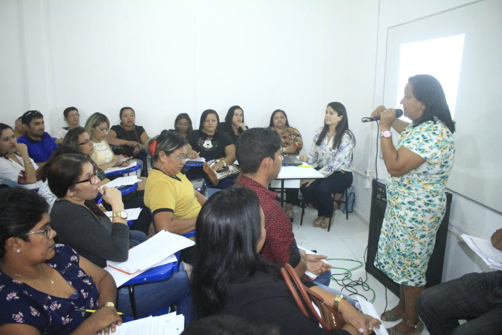 COMEM reúne com gestores escolares