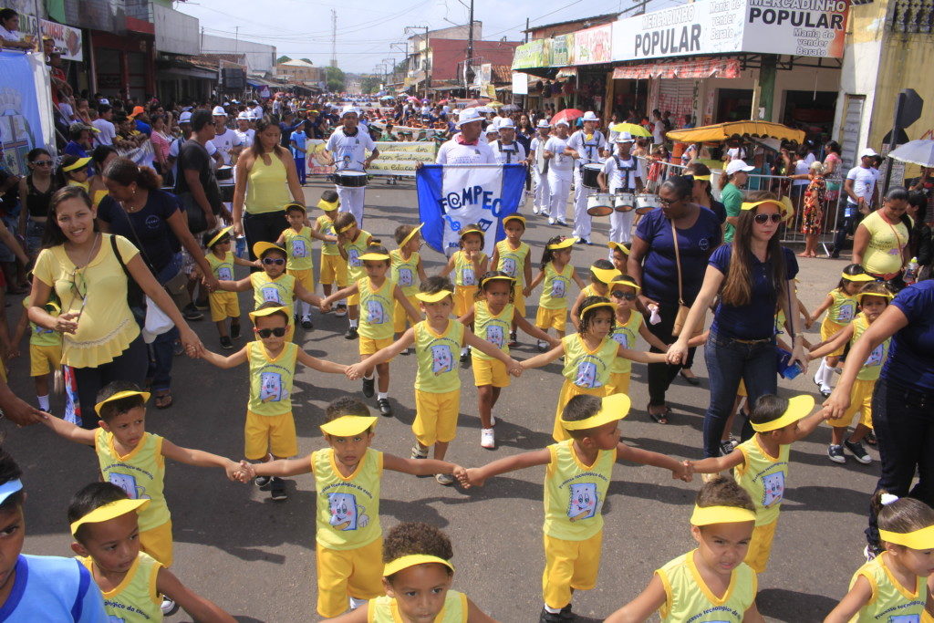 Mais de 2 mil alunos de Marituba participaram do segundo dia de desfile escolar