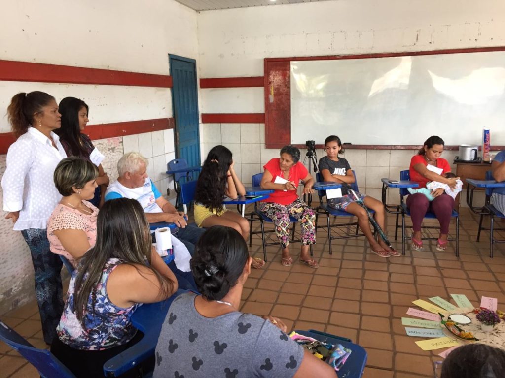 Escola Dona Mora Guimarães realiza acompanhamento junto às famílias