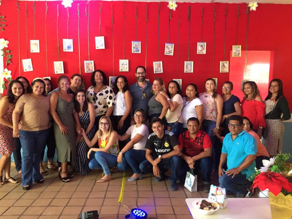 Escola Dona Mora Guimarães realiza evento alusivo aos professores
