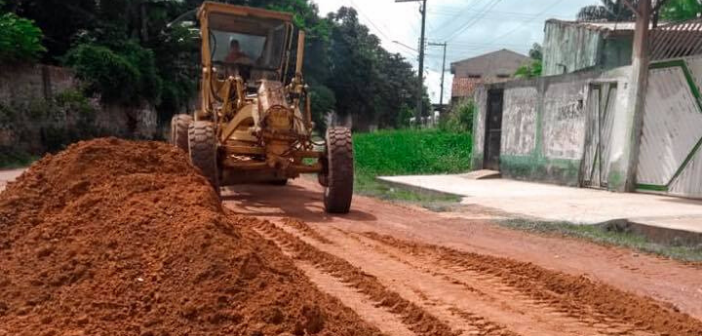 Ruas dos bairro São Francisco recebem serviços da Equipe de Usina Show