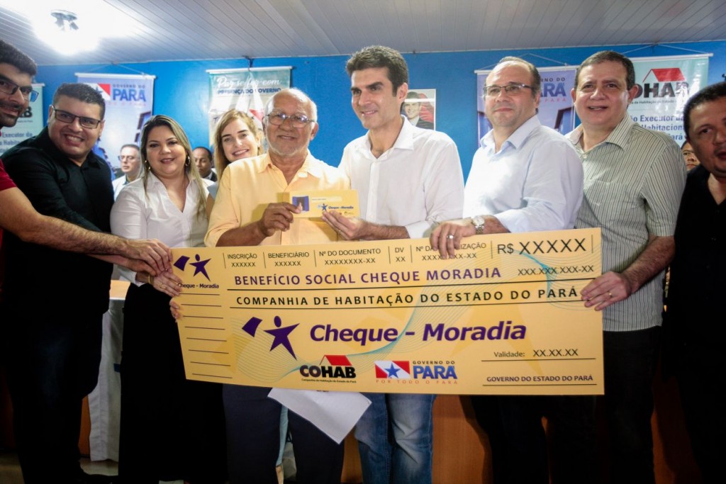 Entrega de Cheque Moradia em Marituba