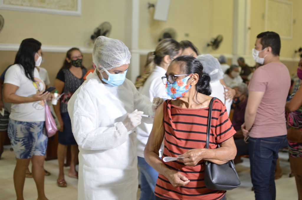 Mais de mil pessoas são vacinadas em ações de imunização contra a Covid-19, neste sábado (20), em Marituba