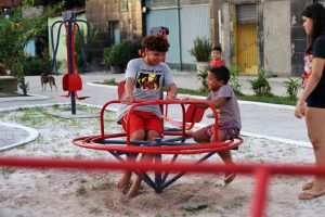 Praça da Piçarreira é novo espaço de lazer para crianças, adultos e idosos