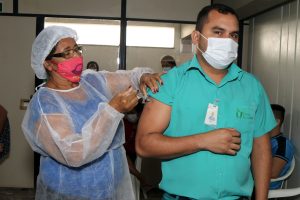 Marituba segue imunizando profissionais de saúde contra a Covid-19