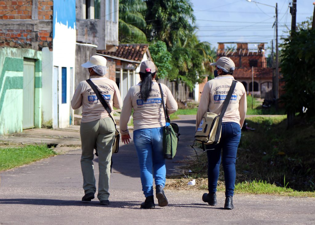 Agentes de Combate de Endemias realizam ações de combate ao mosquito da dengue