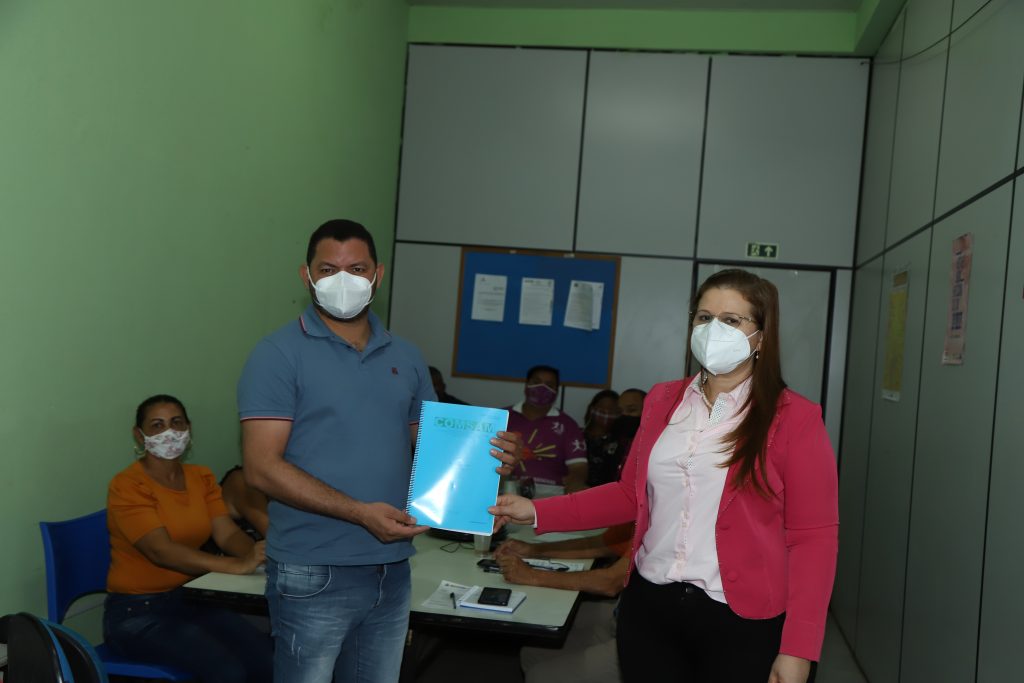 Secretária Municipal de Saúde toma posse como presidente do Conselho Municipal de Saúde