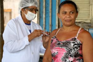 Moradores das margens ribeirinhas de Marituba são imunizados contra a Covid-19