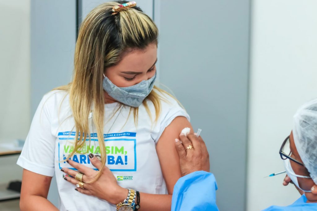 Marituba imuniza população com 33 anos, nesta quinta-feira (15)