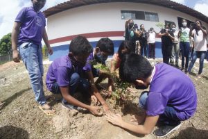 Semed inicia Projeto Horta nas Escolas