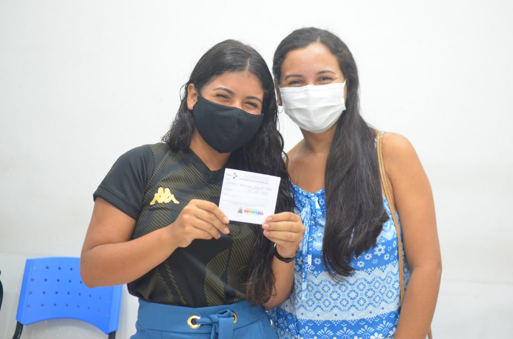 Prefeitura vacina, contra a Covid-19, pessoas de 15 a 17 anos, sem comorbidades