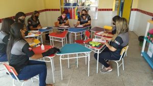 Escolas municipais de Marituba escolhem livros didáticos para utilização em 2022