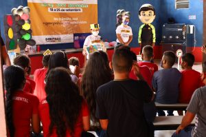 Alunos da Escola Novo Horizonte recebem ação educativa sobre boas práticas no trânsito