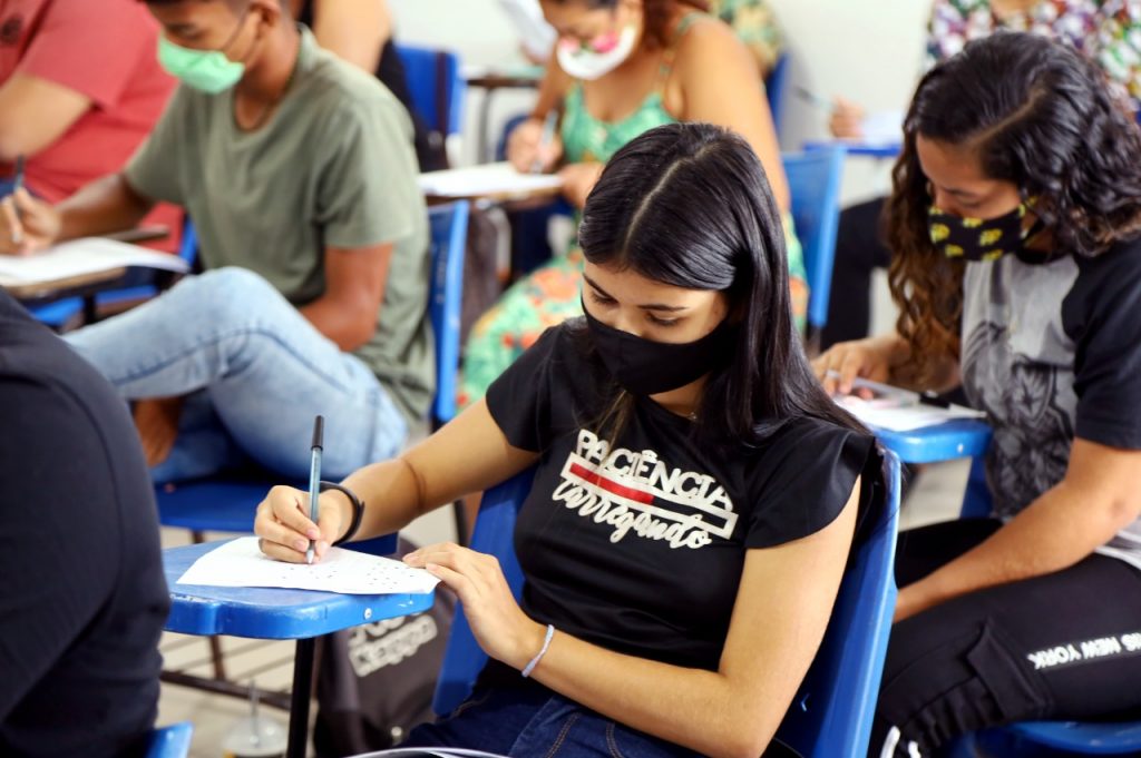 Cursinho Municipal de Marituba aplica simulado da prova do Enem