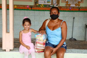 Alunos matriculados na educação infantil com ensino remoto recebem 3ª remessa do Kit Merenda Escolar