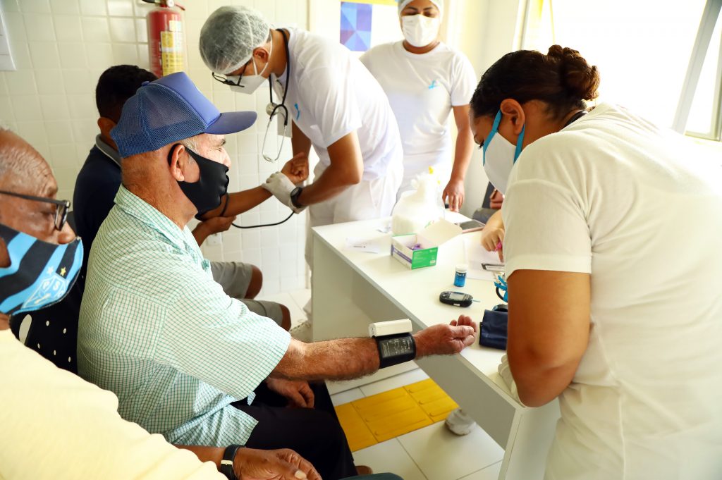 Sesau realiza ação alusiva ao “Novembro Azul” com grande adesão do público