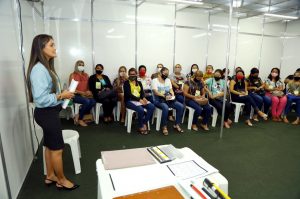 Oficinas capacitam professores que atuam na alfabetização