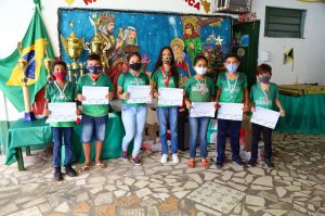 Marituba homenageia estudantes premiados em Olimpíadas