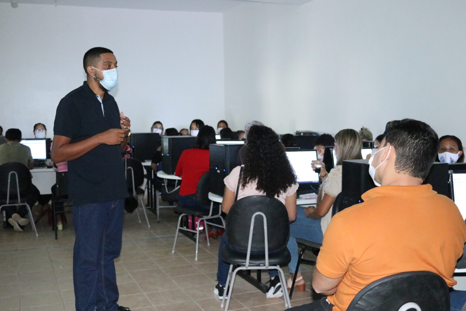 Semed realiza capacitação para 65 secretários escolares da Rede Municipal de Ensino