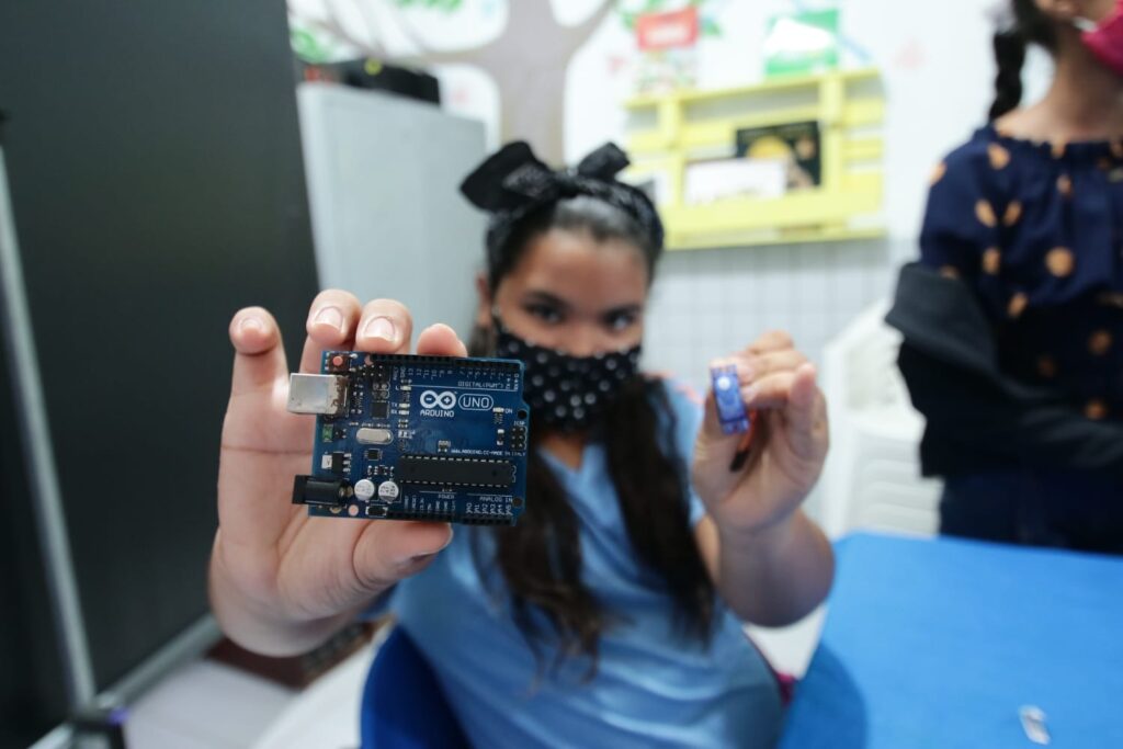 Semed inicia o Projeto “Robótica na Escola” na Rede Municipal de Ensino