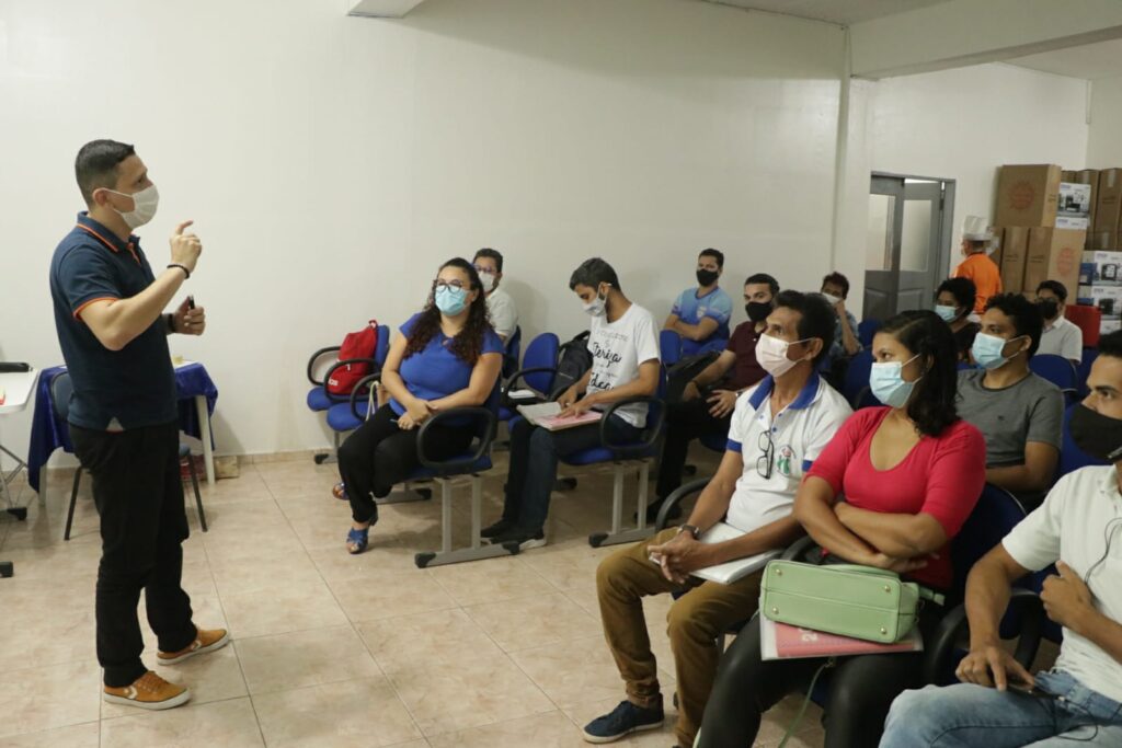Semed realiza segunda capacitação do projeto Robótica nas Escolas