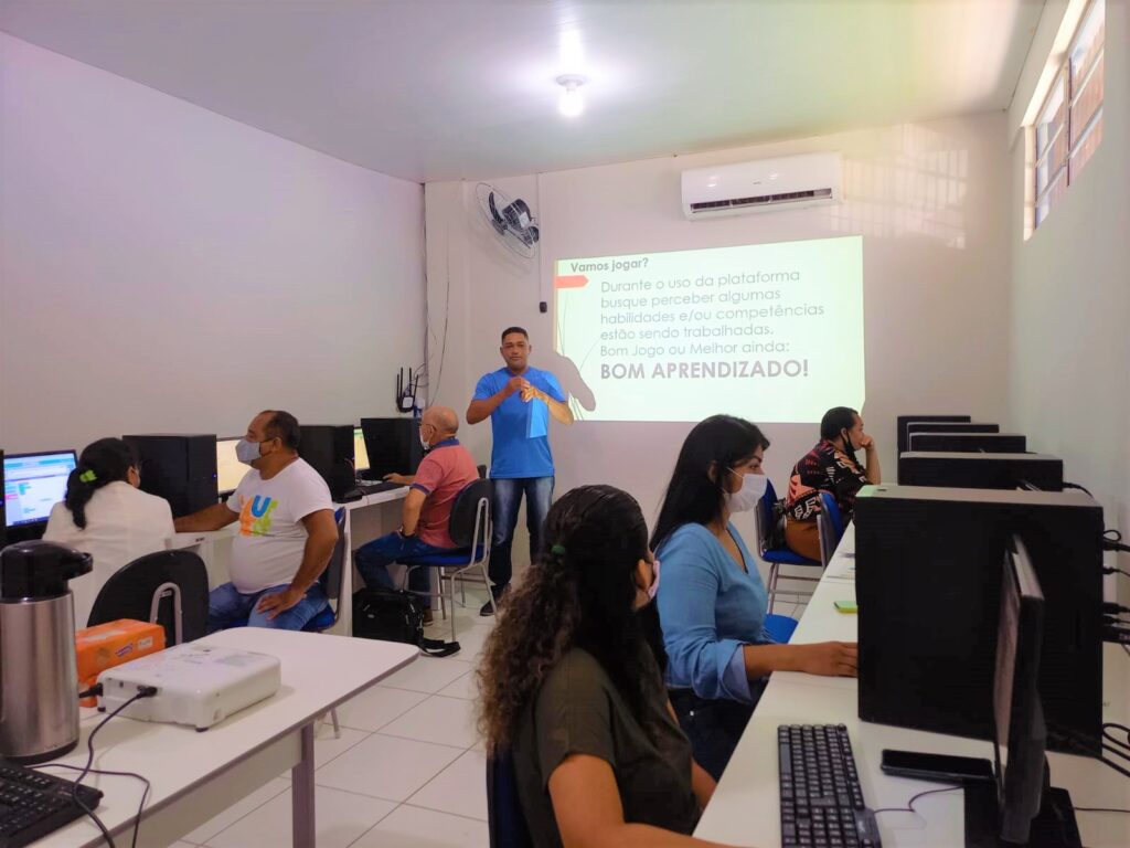 Semed realiza formação continuada dentro da Política de Inovação Educação Conectada do Ministério da Educação