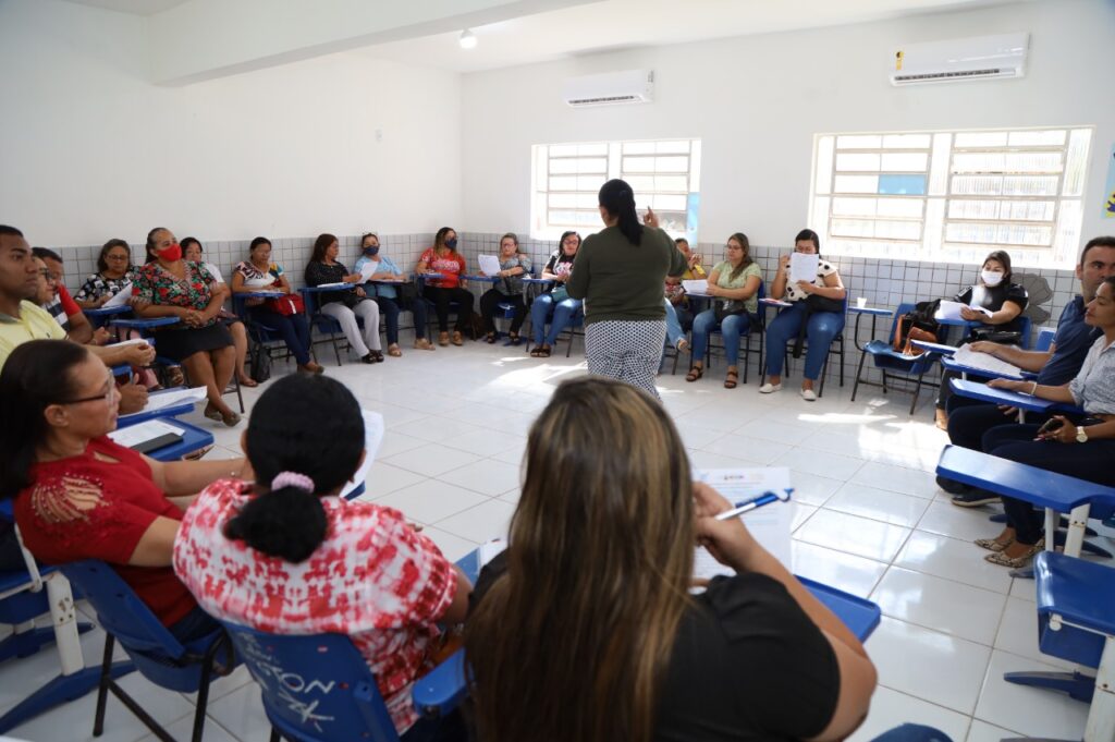 Semed realiza diálogo formativo “Alfabetização em Foco” para professores do ensino fundamental