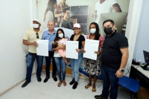 Sedeter entrega Credcidadão para microempreendedores de Marituba