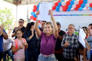 Bairro Almir Gabriel comemora 26 anos e ganha assinatura de ordem de serviço para construção de praça