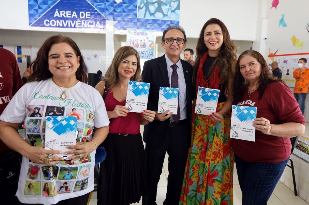 Escritores lançam livro sobre a história da Banda Inclusiva de Marituba