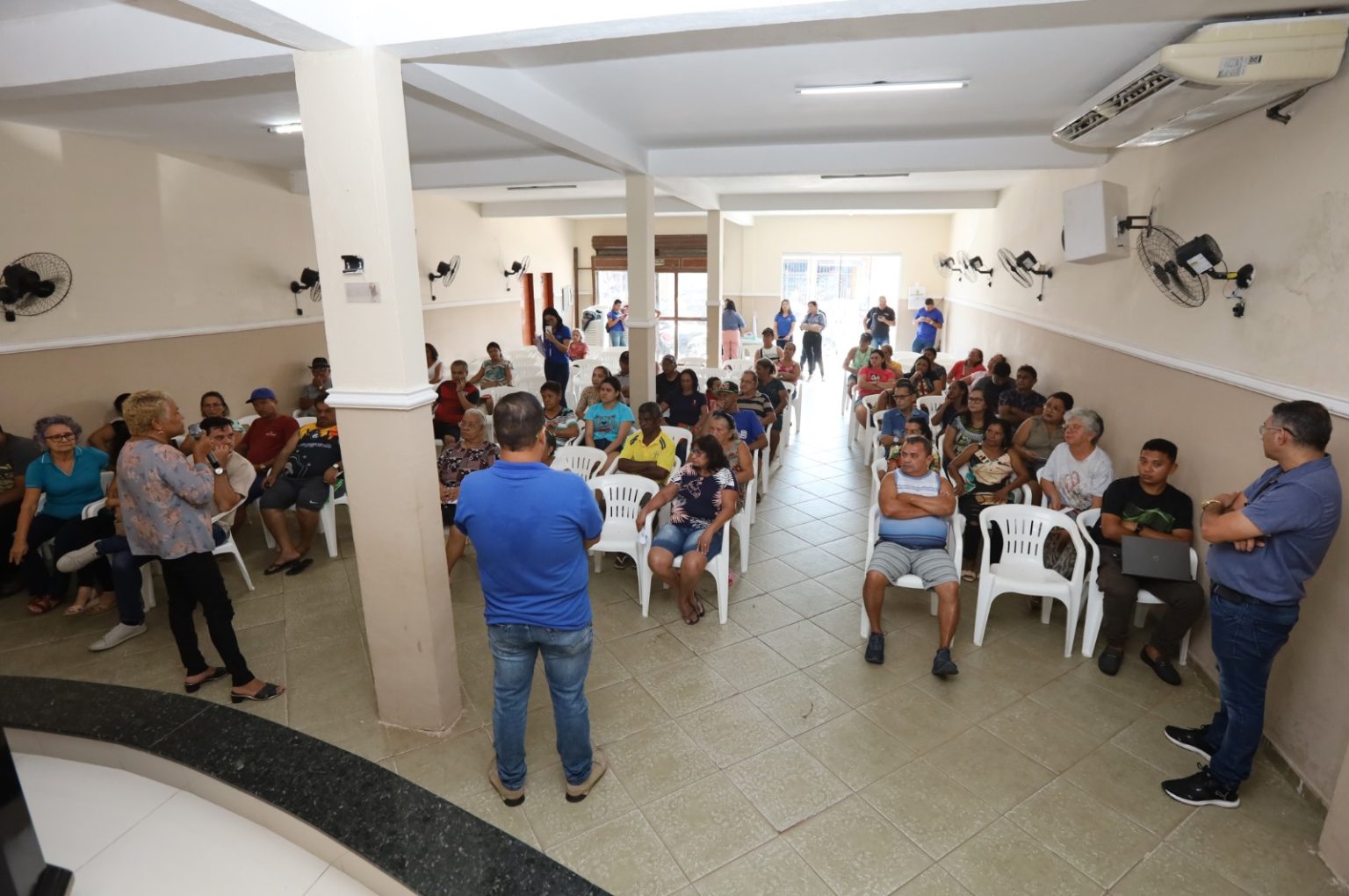 Sehab realiza reunião sobre regularização fundiária com moradores do Novo Horizonte