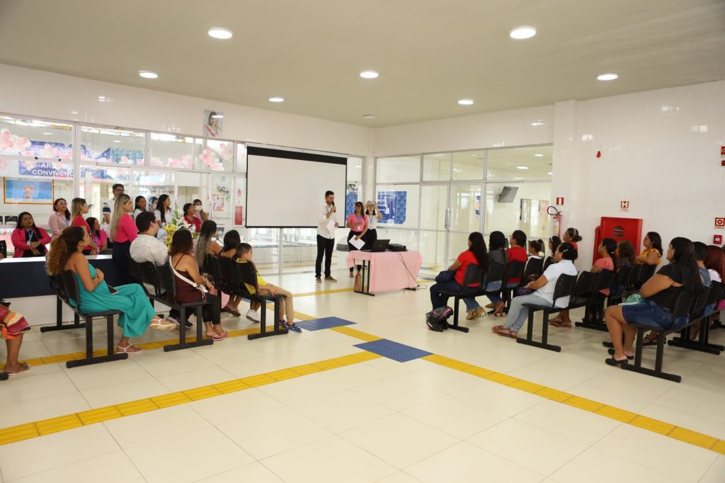 Centro Especializado em Reabilitação realiza ação em homenagem ao Dia das Mães