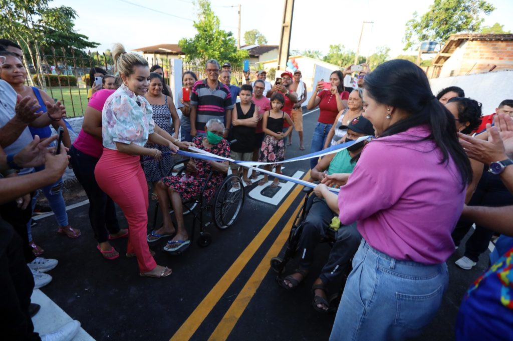 Prefeitura entrega mais uma obra de pavimentação asfáltica no bairro Dom Aristides