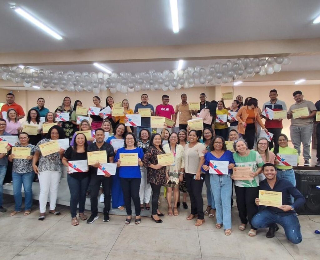 Marituba recebeu o Certificado Ouro pelo desempenho no acompanhamento educacional do Bolsa Família