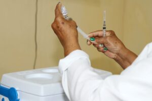 “A van da vacinação tá on” leva imunizantes contra Influenza aos bairros de Marituba
