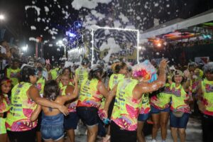 CarnaMarituba 2024: Centenas de foliões se divertiram no primeiro dia de carnaval em Marituba