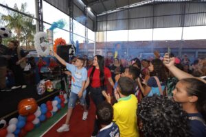 Prefeitura entrega Quadra Poliesportiva na Escola Municipal Suely Falcão