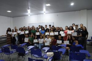 Semjuv certifica jovens em Inglês básico e promove inclusão social