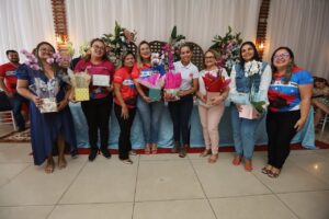 Marituba alcança resultados históricos no IDEB e no SAEB e Semed homenageia servidores