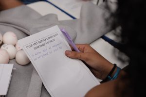 Profissionais do Programa Saúde na Escola promovem ação sobre prevenção da gravidez na adolescência na Escola Municipal Padre Romeu