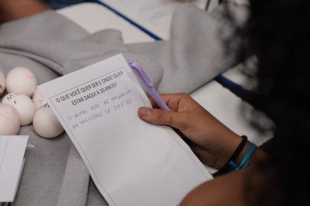Profissionais do Programa Saúde na Escola promovem ação sobre prevenção da gravidez na adolescência na Escola Municipal Padre Romeu