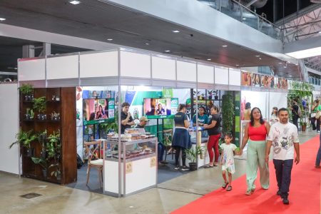 Marituba participa da Feira do Cacau e Chocolate Amazônia e Flor Pará fortalecendo a produção local