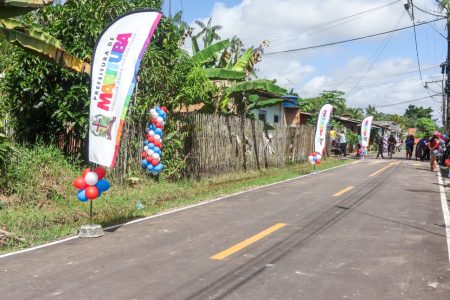 Marituba entrega 14 ruas revitalizadas e novo sistema de abastecimento de água para a comunidade Santa Fé, no Decouville.