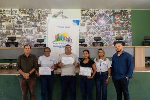 Marituba entrega 150 certificados de cursos de qualificação profissional
