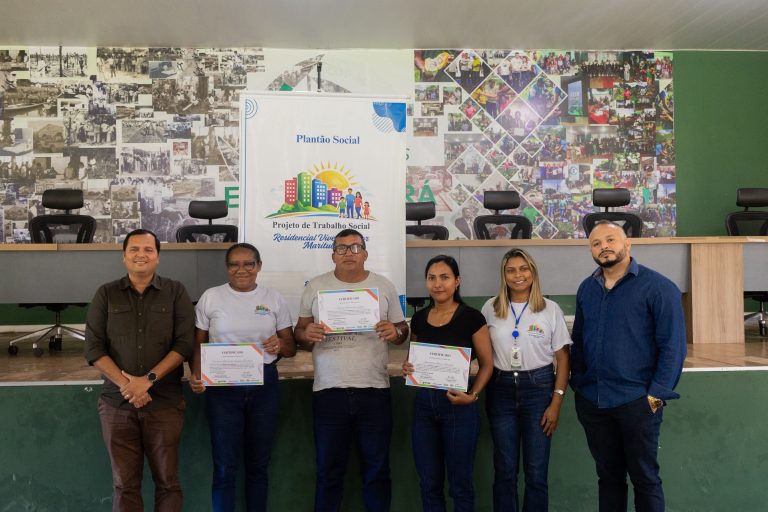 Marituba entrega 150 certificados de cursos de qualificação profissional