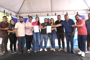 Marituba assina ordem de serviço para construção de quadra na Escola Júlia Freire